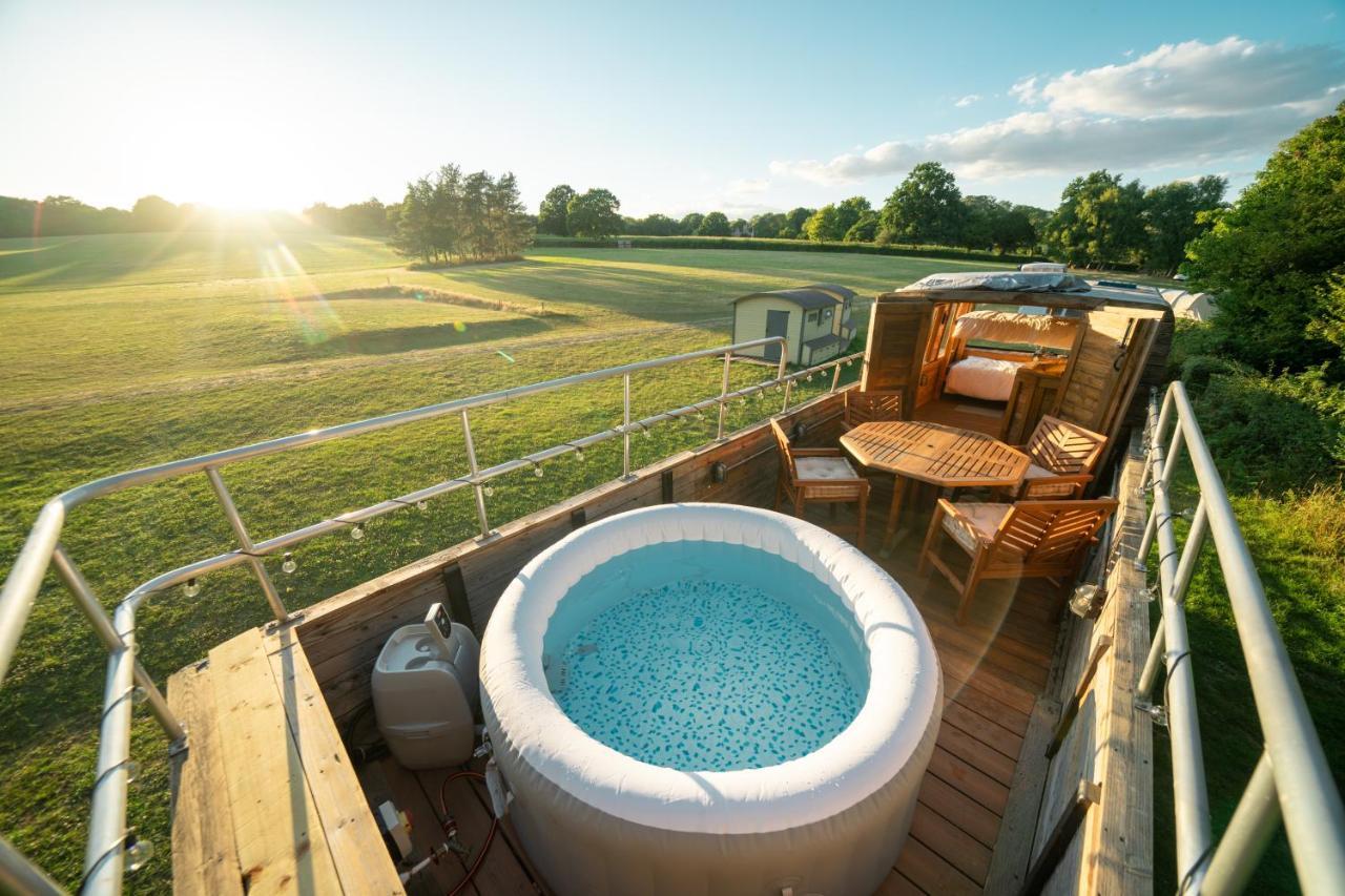 Hotel Delightful 2 Bed Double Decker Bus With Hot Tub Uckfield Exterior foto
