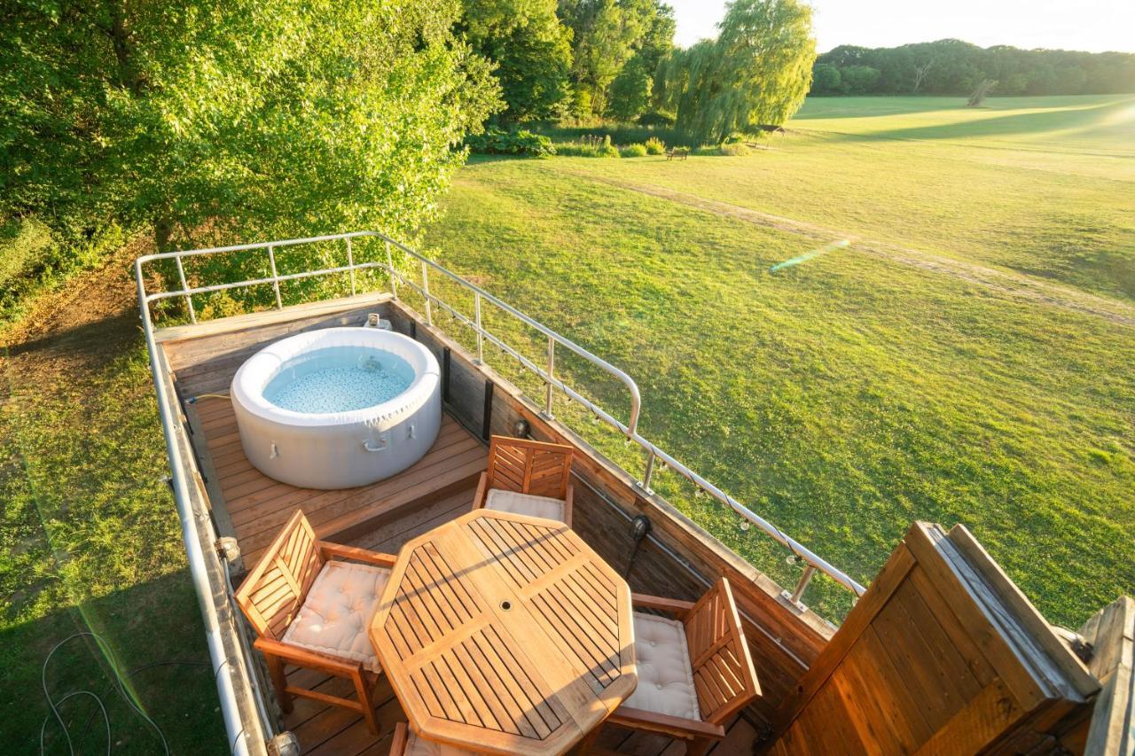 Hotel Delightful 2 Bed Double Decker Bus With Hot Tub Uckfield Exterior foto